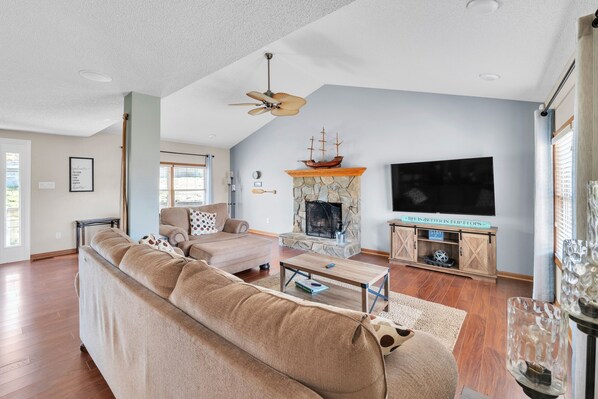 Huis, 4 slaapkamers | Woonruimte | Smart-tv