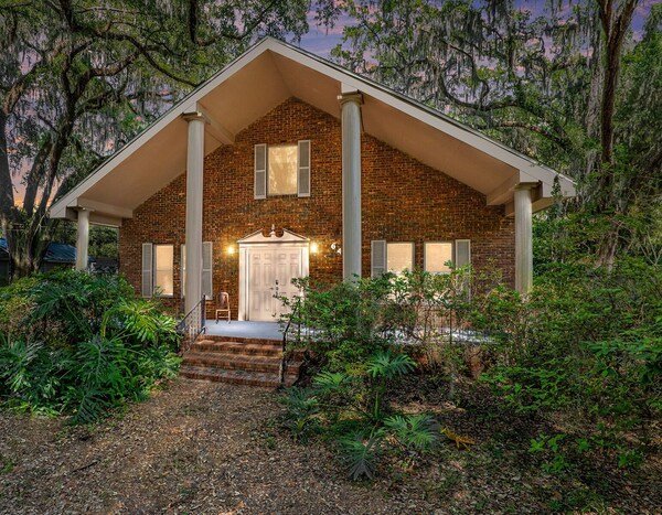 Ponderosa Off The Beaten Path 5 Bedroom Farmhouse 2.7 Acres By Uf - Lochloosa Lake, FL