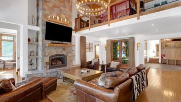 Cabin, 4 Bedrooms | Interior