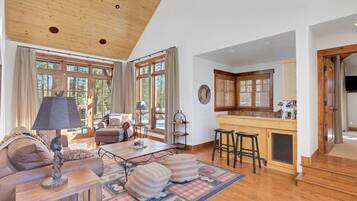 Cabin, 4 Bedrooms | Living area | Smart TV