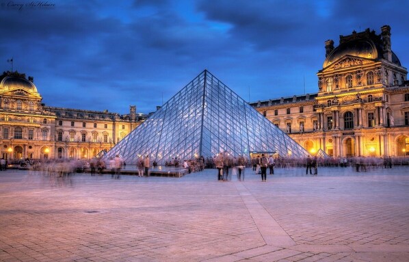 مكان جذب سياحي