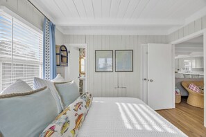3 bedrooms, free WiFi, bed sheets - Almost Abaco Creekfront home on canal of South Litchfield (Pawleys Island)