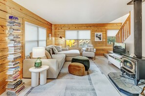 Smart TV y chimenea