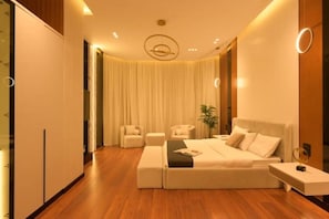5 bedrooms, WiFi