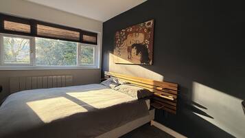 1 habitación, tabla de planchar con plancha, wifi y ropa de cama