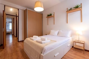 4 Schlafzimmer, Bügeleisen/Bügelbrett, Internetzugang, Bettwäsche