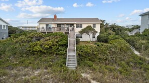Exterior - Bryant Cottage-Oceanfront/Pet Friendly House (Pine Knoll Shores)