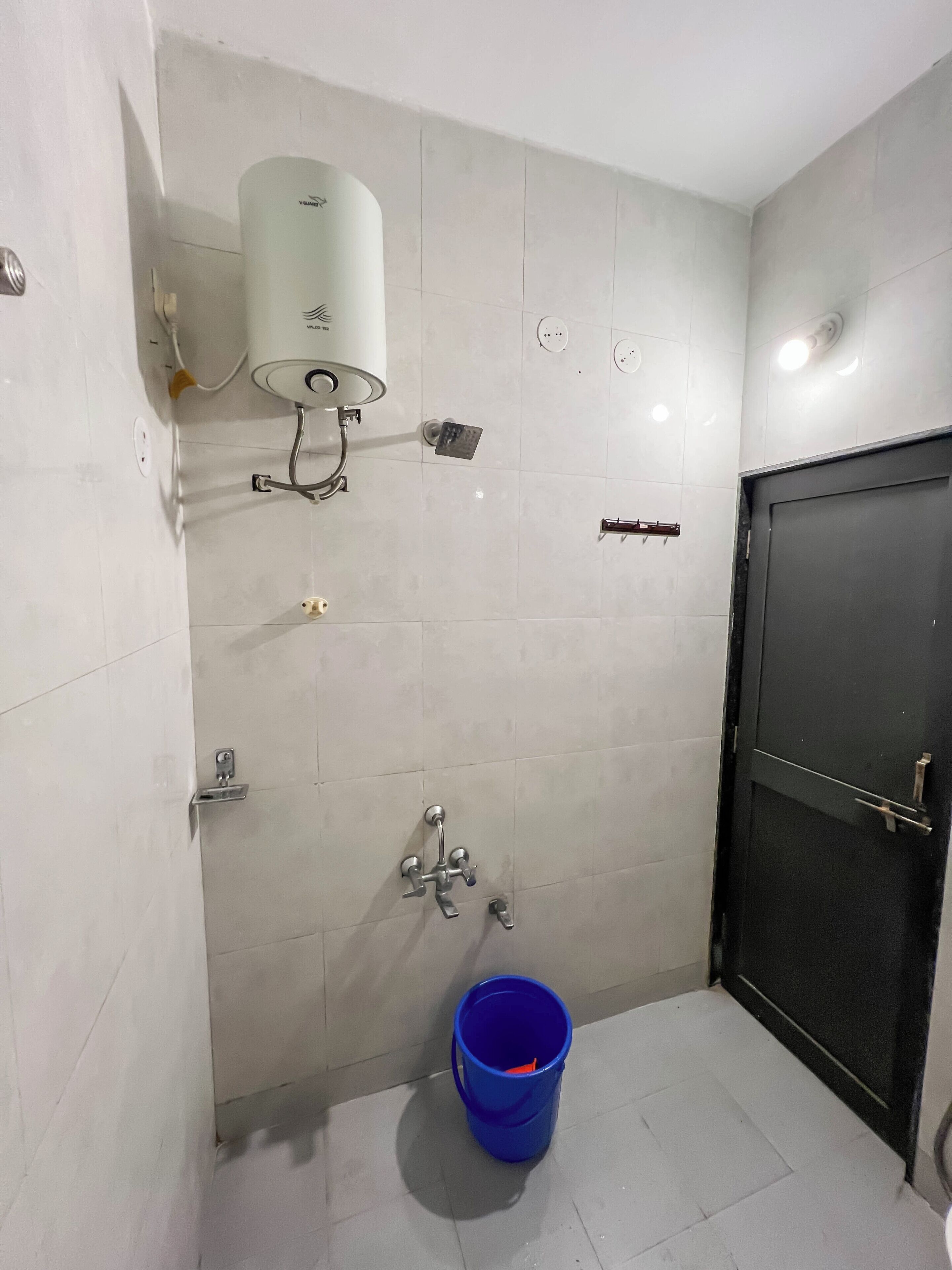 Quarto duplo família | Banheiro | Sabonete, shampoo, papel higiênico 