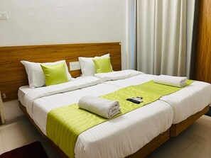 华丽客房, 阳台, 城市景观 | 办公桌、笔记本电脑工作区、免费 WiFi