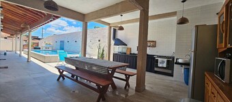 Piscina Grande - 4 Suites e area Gourmet