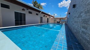 Classic Chalet | Pool | Outdoor pool - Piscina Grande - 4 Suites e area Gourmet (Itanhaém)