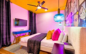 4 bedrooms, iron/ironing board, WiFi, bed sheets