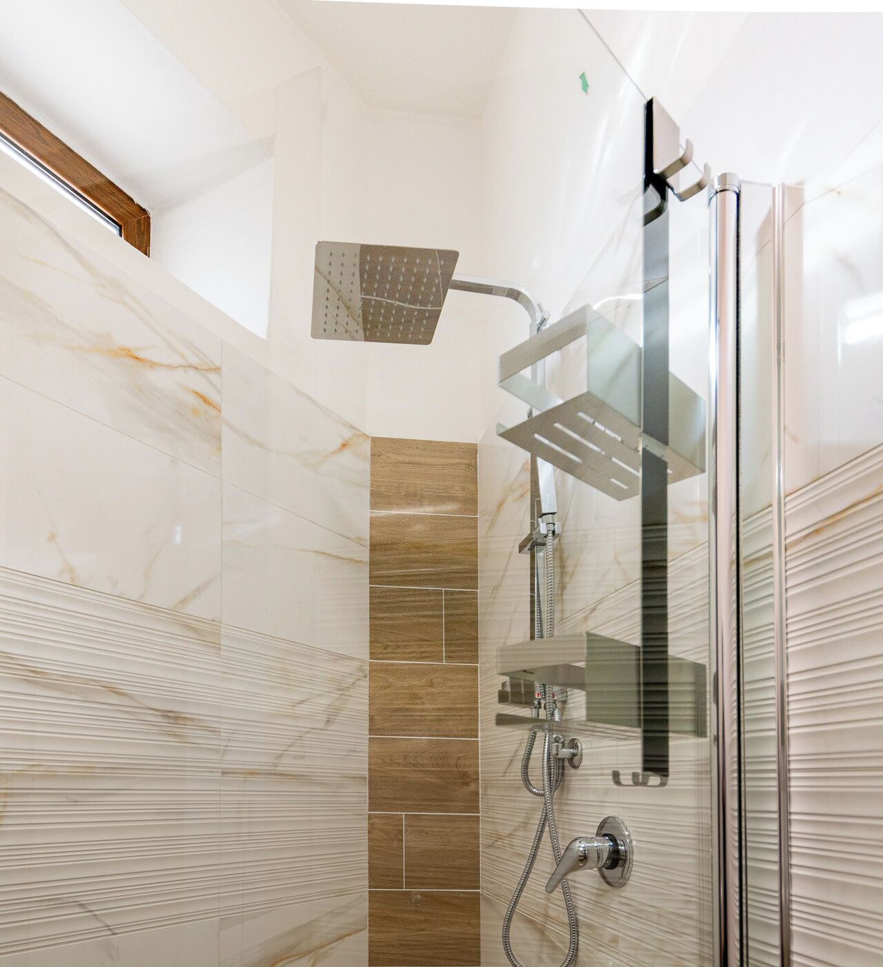 Apartment | Bathroom | Shower, free toiletries, hair dryer, towels