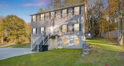 "Unwind in Style:Book Your Luxurious Poconos Retreat for an Unforgettable Escape
