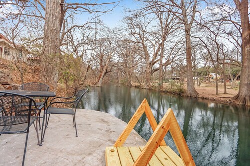 Owl Lodge I Creek access in Wimberley!