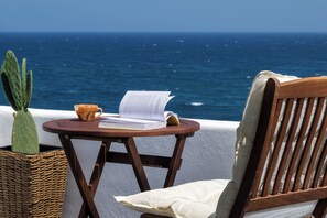 Superior-Apartment, Meerblick, auf dem Wassser | Terrasse/Patio