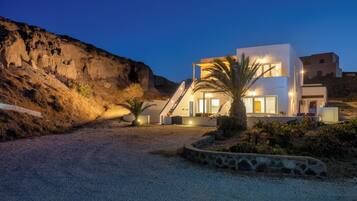 Fachada de la propiedad