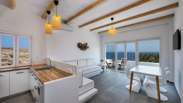 Superior-Apartment, Meerblick, auf dem Wassser | Wohnbereich