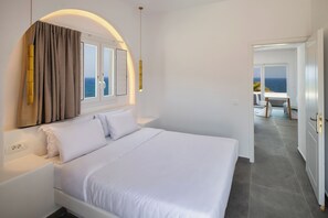 2 bedrooms, Egyptian cotton sheets, premium bedding, pillow-top beds - Sonus Mare Santorini (Santorini)