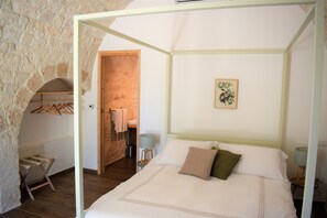 Triple Room, Patio, Garden View | Desk, blackout drapes, free WiFi - TRULIVO (Monopoli)