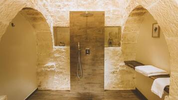 Double Room, Garden View | Bathroom | Shower, free toiletries, hair dryer, towels