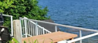 Leech lake cabin with gorgeous views! 2br/2ba pet friendly! 6 PERSON HOT TUB!