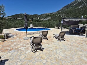 Outdoor pool, a heated pool - Villa Lucija, family house for rest and enjoyment in a beautiful environment (Ploče)