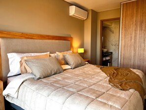 1 dormitorio, escritorio, tabla de planchar con plancha y wifi gratis