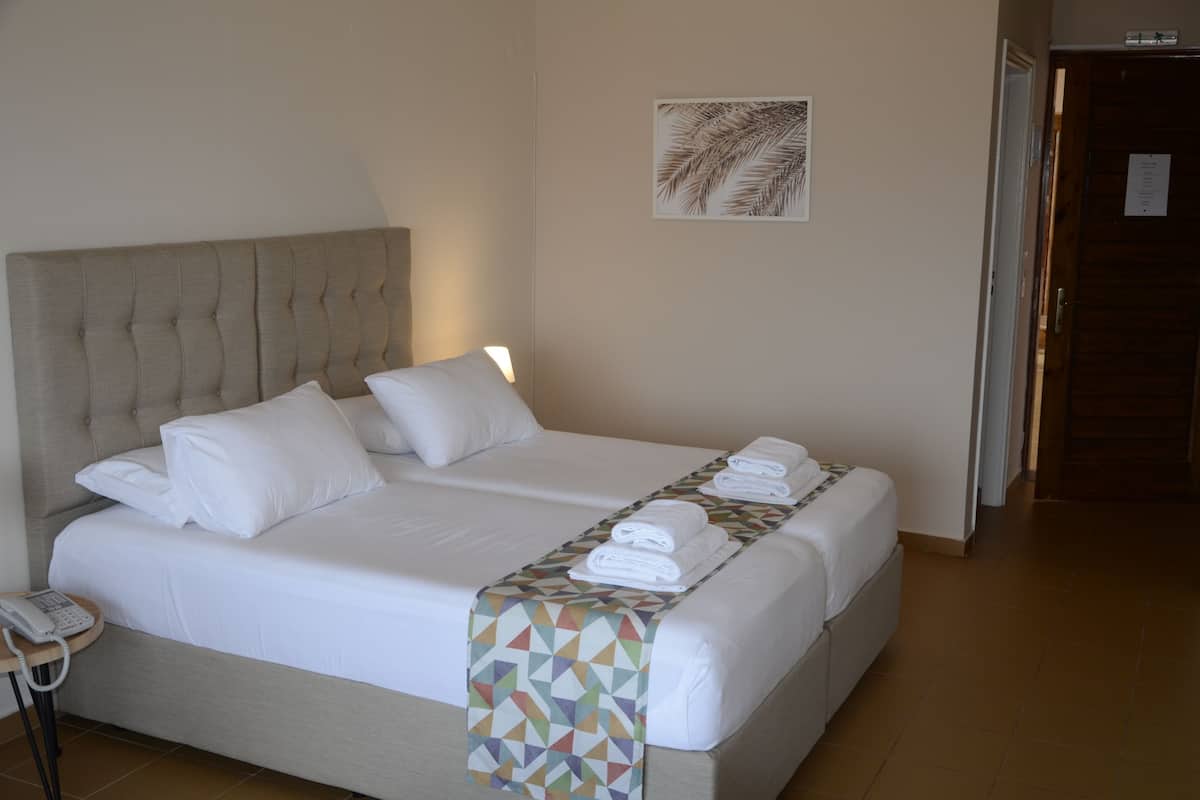 1 habitación y caja de seguridad en la habitación