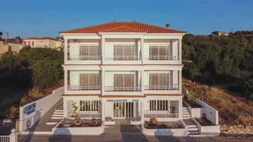 In-room safe, iron/ironing board