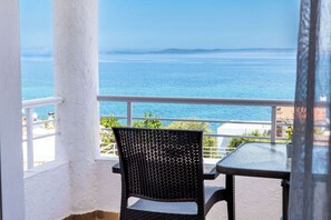 In-room safe, iron/ironing board (on request), bed sheets - chios hotel (Chios)