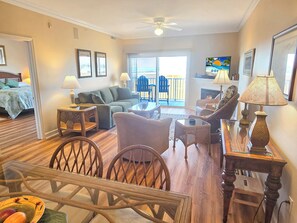 Living area - Bayfront 3 Bedroom Condo with Pool! Golden Sunsets! Maresol 208 (Ocean City)
