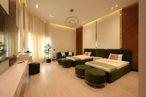 9 bedrooms, free WiFi, wheelchair access