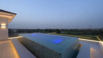 Indoor pool, outdoor pool