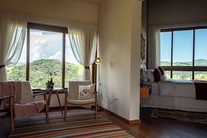 Chalet Premium, 1 cama de matrimonio grande, no fumadores, vistas a la montaña | 1 dormitorio, caja fuerte, cortinas opacas y sistema de insonorización