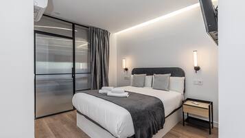 1 slaapkamer, een strijkplank/strijkijzer, gratis wifi, beddengoed