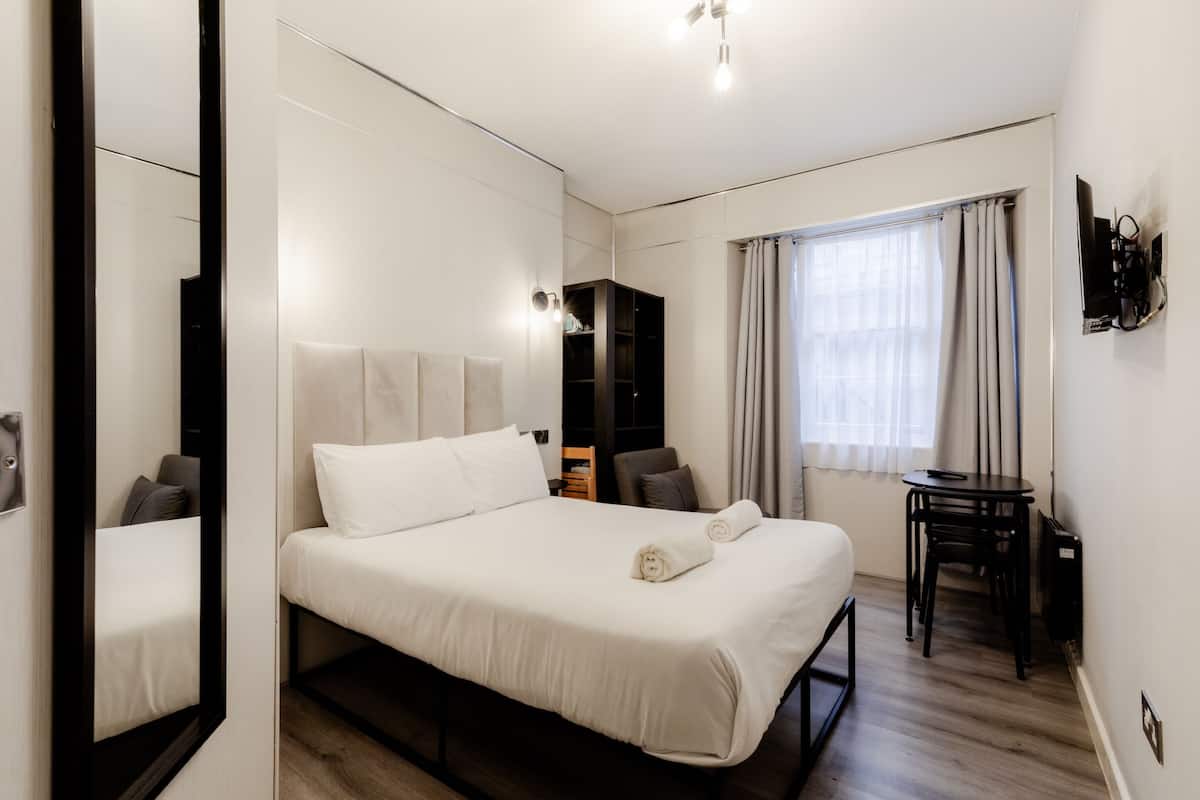 Studio, Ensuite | 1 bedroom, iron/ironing board