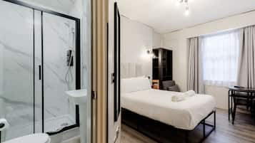 Estúdio básico, suíte | Ferros/tábuas de passar roupa