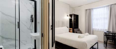 Basic Studio, Ensuite | 1 bedroom, iron/ironing board