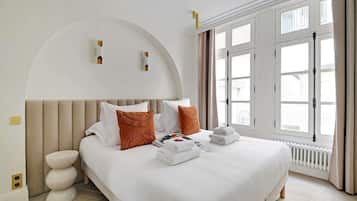 Apartment | Ruang kerja komputer riba, seterika/papan seterika, cadar katil