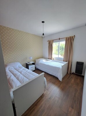 2 bedrooms, WiFi, bed sheets - Duplex Punta Mogotes (Mar del Plata)