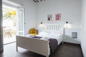 双人房, 庭院景观 | 遮光窗帘、熨斗/熨板、免费 WiFi