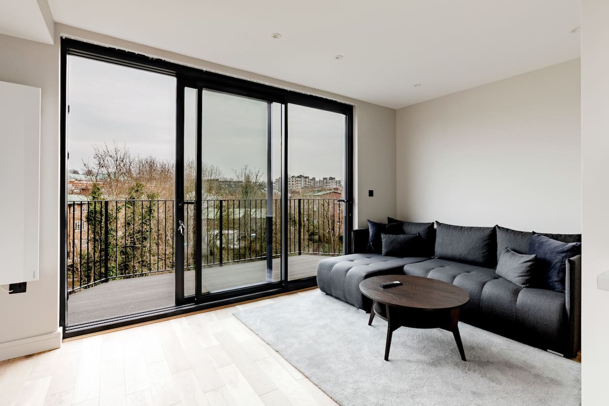 Apartment, Ensuite | 3 bedrooms, desk, laptop workspace, iron/ironing board