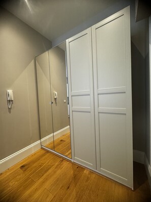 Apartamento, accesible para personas con discapacidad, baño privado (2) | 3 dormitorios, escritorio, espacio para trabajar con un portátil