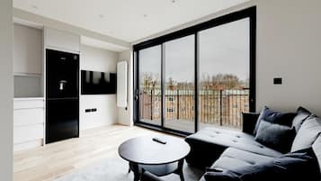 3 bedrooms, desk, laptop workspace, iron/ironing board