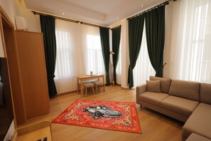 1 habitación, caja de seguridad en la habitación y insonorización