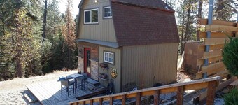 2 story tiny house ready for your retreat in the woods. 4x4 and horses welcome!