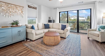 Ocean View Condo, Golf Cart Included, Private Patio, Newly Redecorated - 607 Newhaven