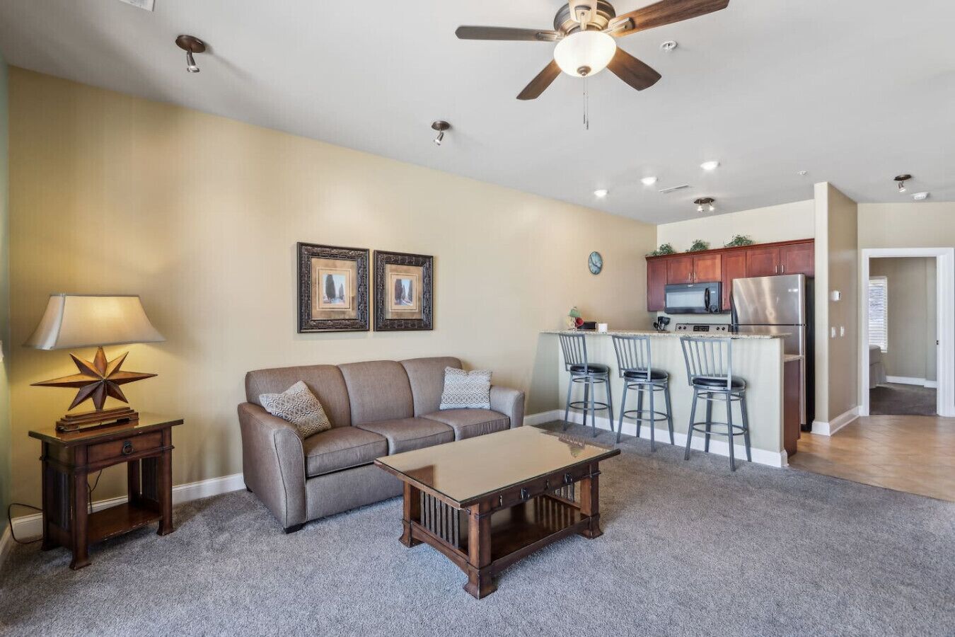 Smart TV, fireplace