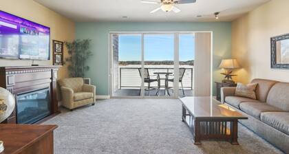 The Honey Badger Suite at Delton Grand - No Stairs